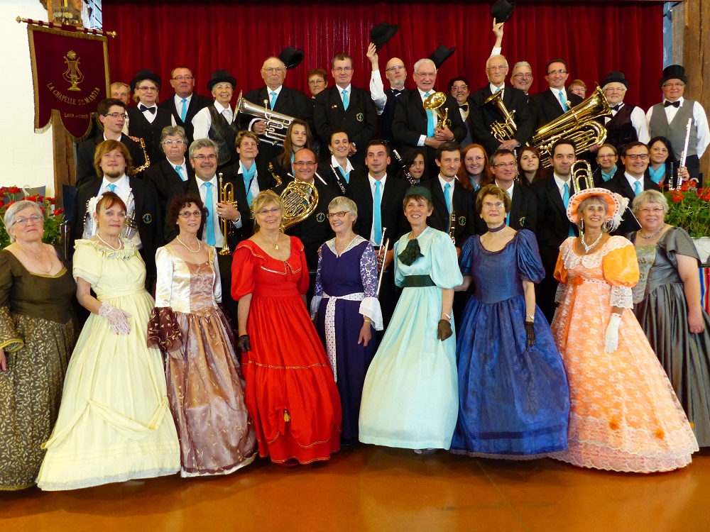 10 photos de l'harmonie défilant en diaporama